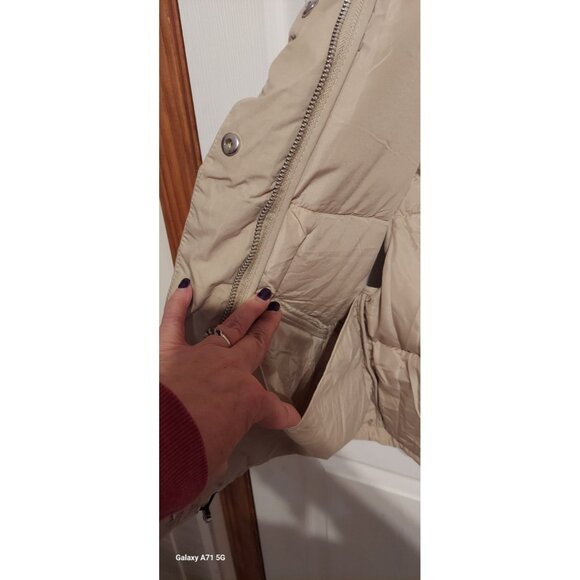 UCLA Bruins NCAA Puffer Vest H&M Size M Football Mens Beige Full Zipper College - Picture 8 of 9